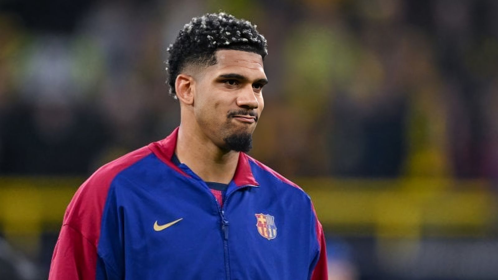 El futuro de Araujo sigue abierto pese a su deseo de continuar en el Barça